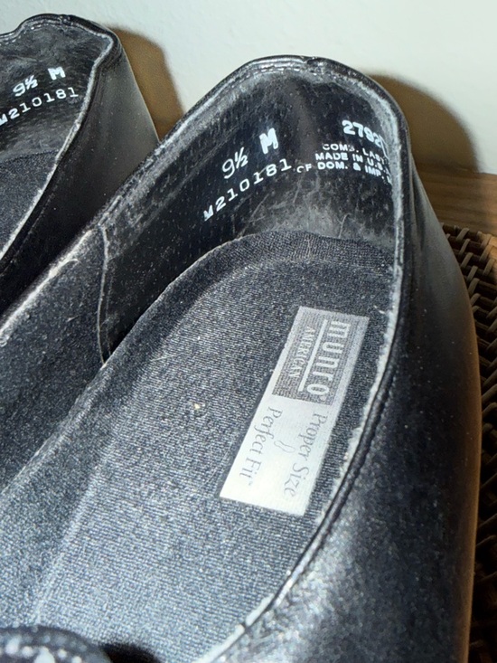 Munro Black Leather Slip-On Low Heeled Shoe